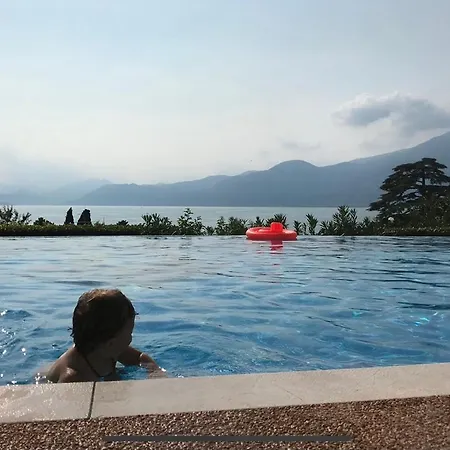 La Romantica Pool